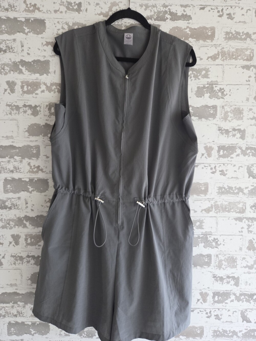 Kyodan Outdoor Grey Sleeveless Zip-Front Romper XL